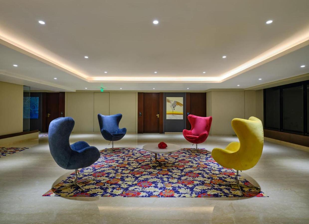 Essentia Luxury Hotel Indore Exteriör bild