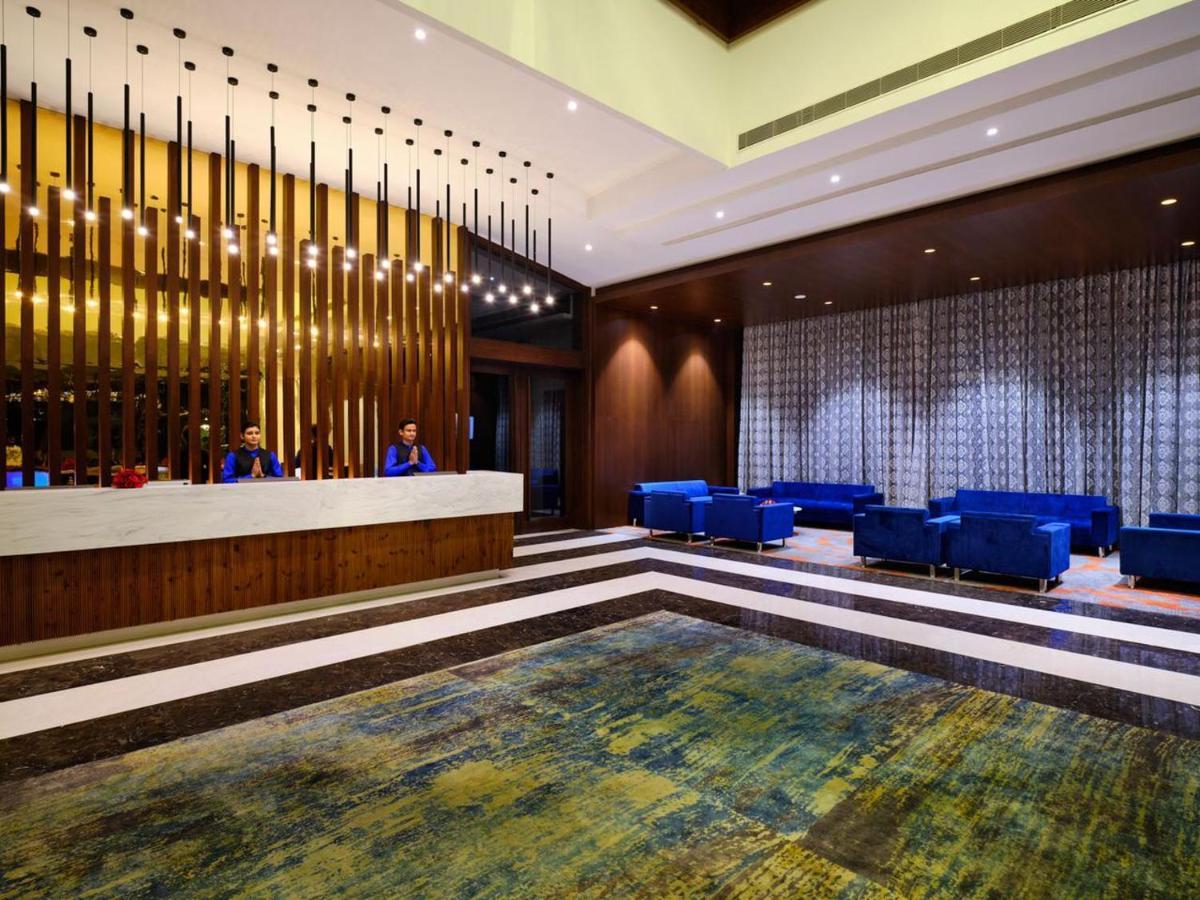 Essentia Luxury Hotel Indore Exteriör bild